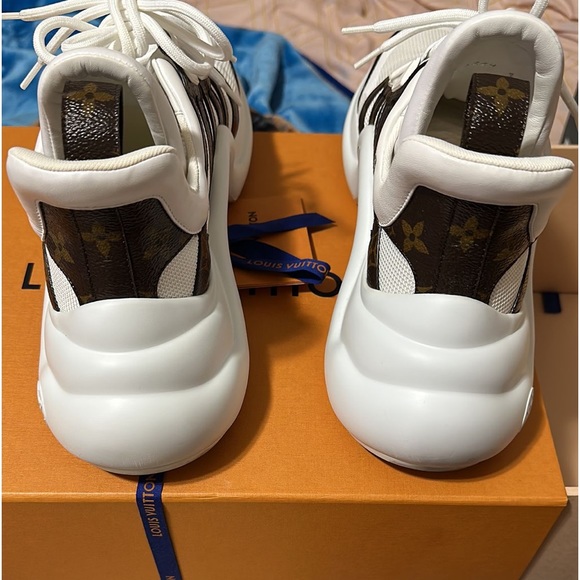 Brand new worn once - Picture 3 of 3